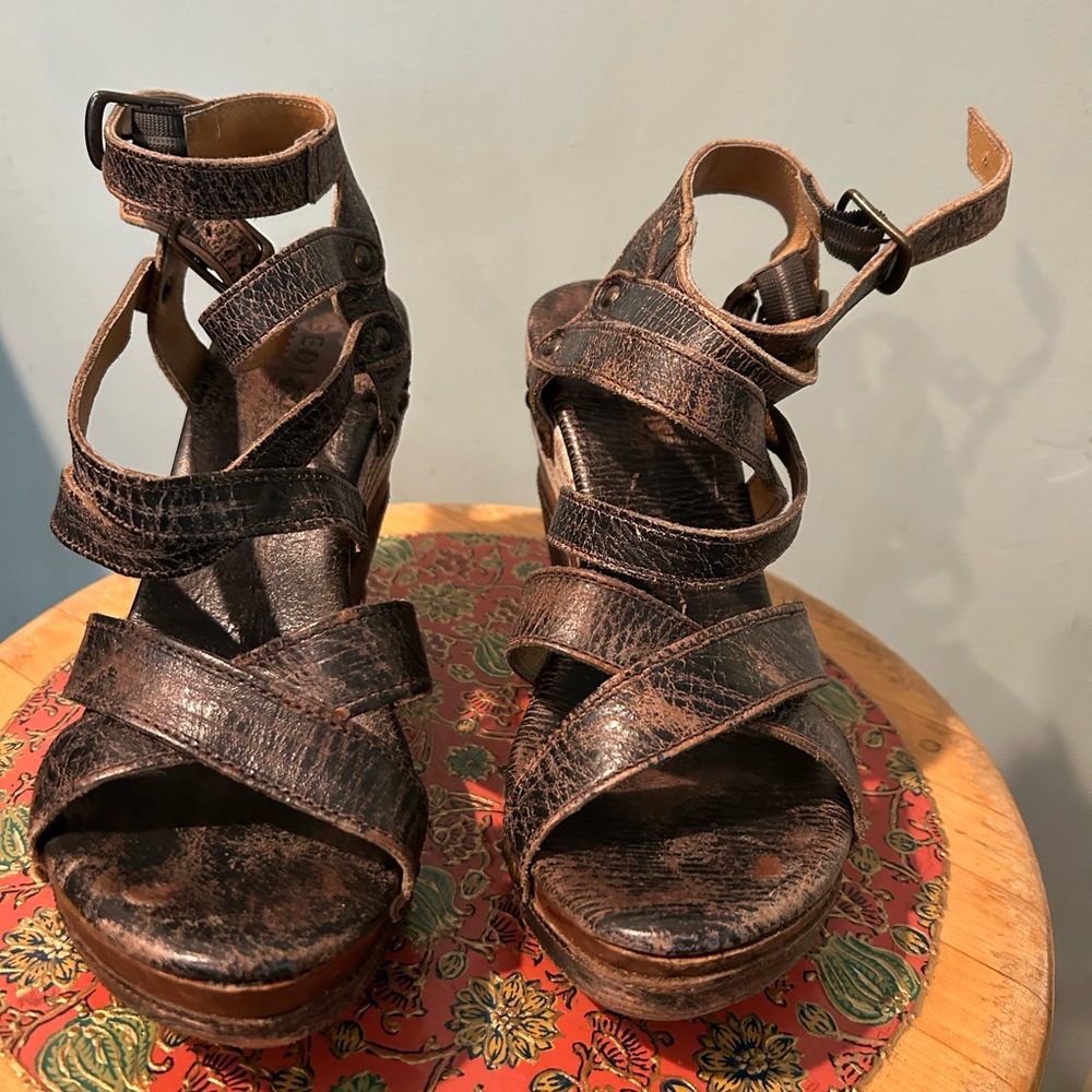 Strappy Bed Stu Heel